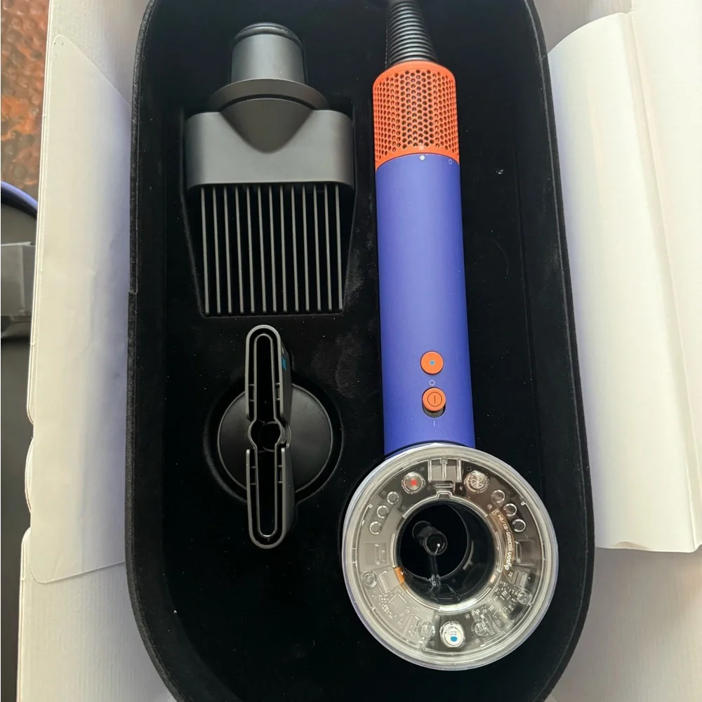 Dyson Supersonic Nural™ hair dryer Vinca
blue/Topaz - Picture 5 of 6